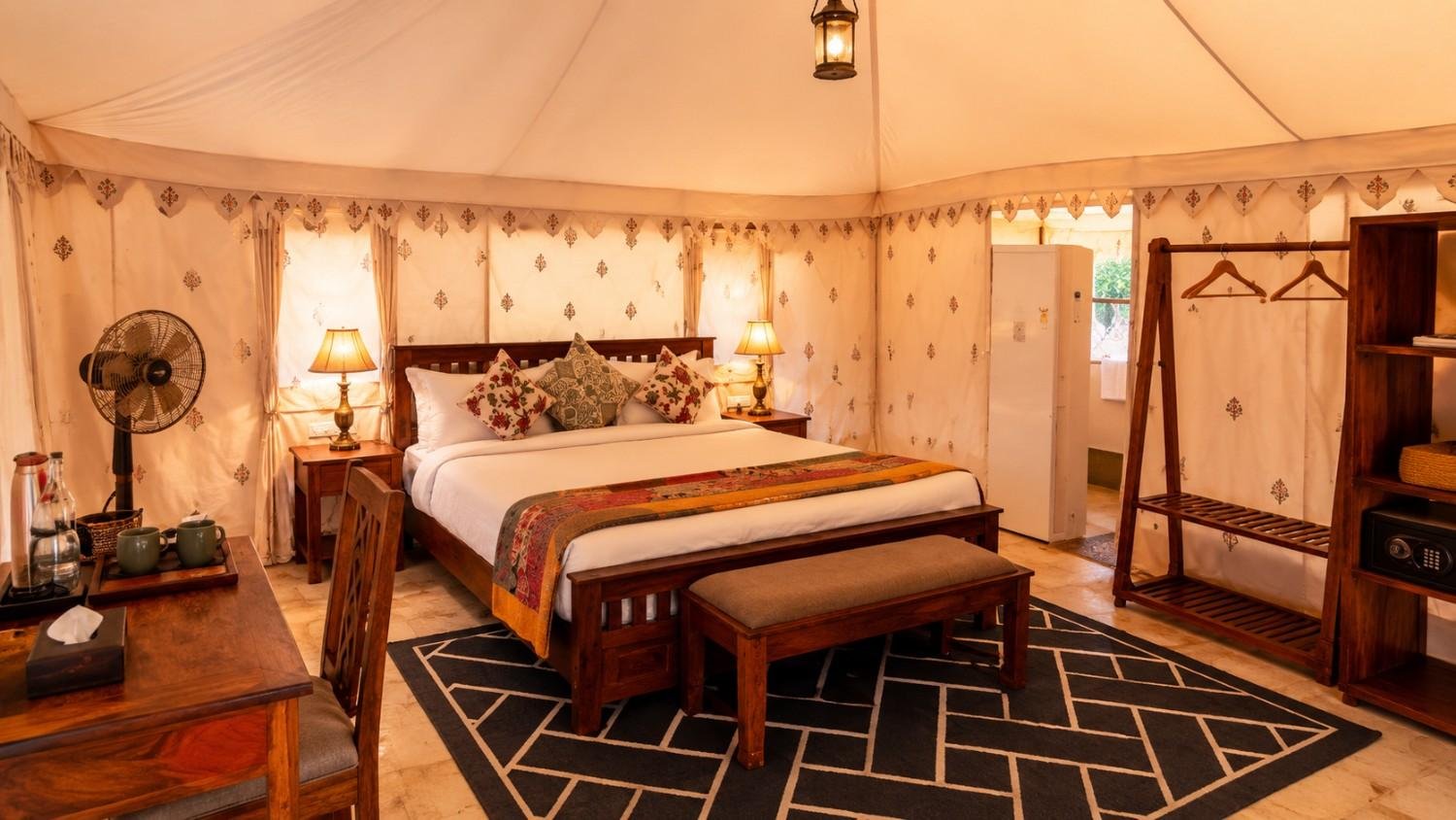 jaisalmer desert camp